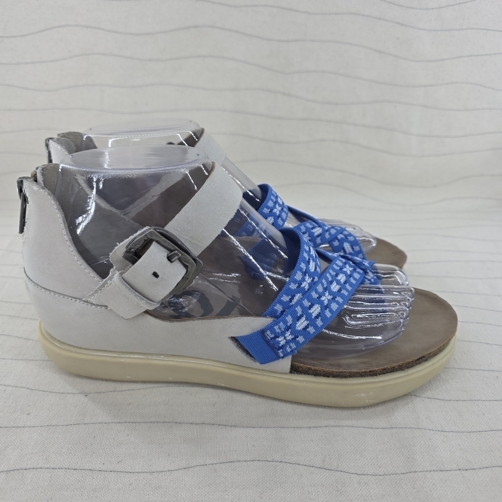 OTBT Womens Morehouse Stone Lether Blue Nylon Strappy Sandals Shoes Size 7.5